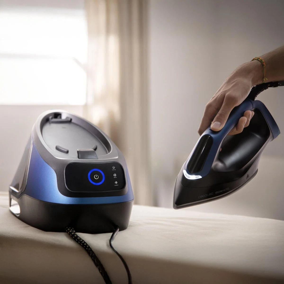 Centro de planchado Cecotec IronHero H-3000 3000 W 155 g/min Pantalla Táctil