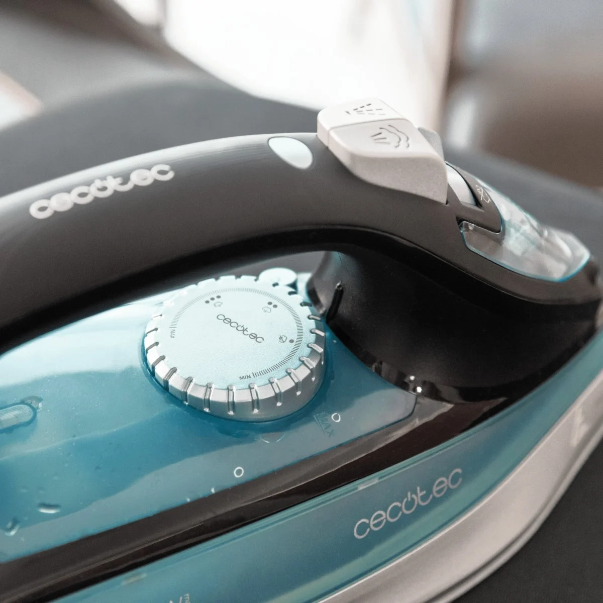 Plancha Vapor Cecotec IronHero 2600 W 210 g/min Suela Turbo Slide