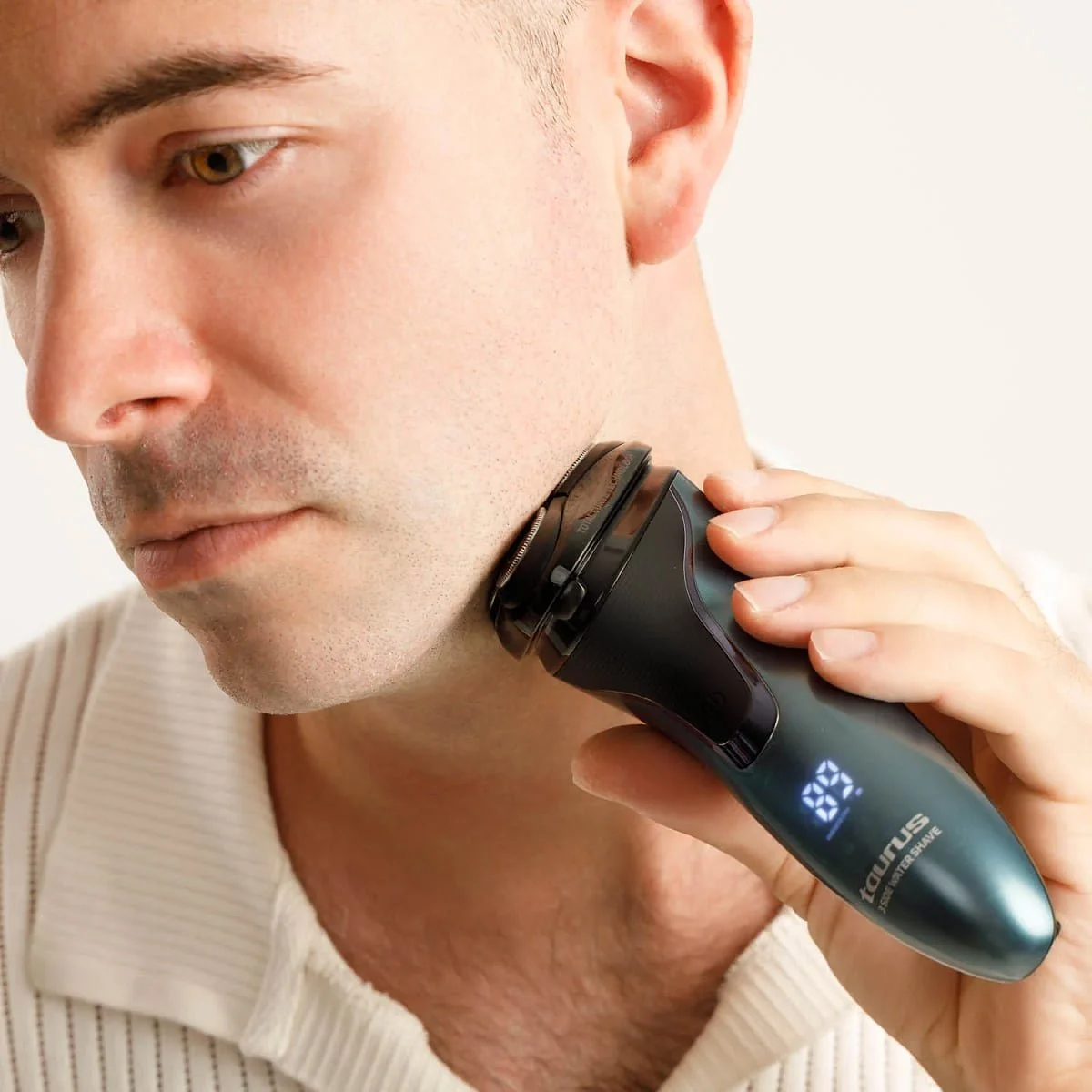 Afeitadora Taurus Digit 3 Side Water Shave IPX7