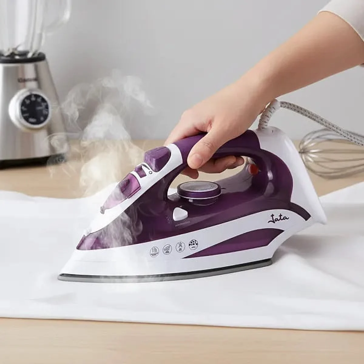 Plancha Vapor Jata PL225 2400W Suela Inox Golpe Vapor 160g