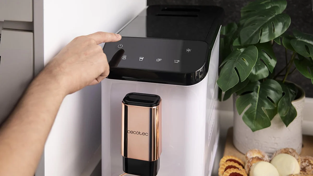 Cafetera superautomática Cecotec Cremmaet Macchia White Rose