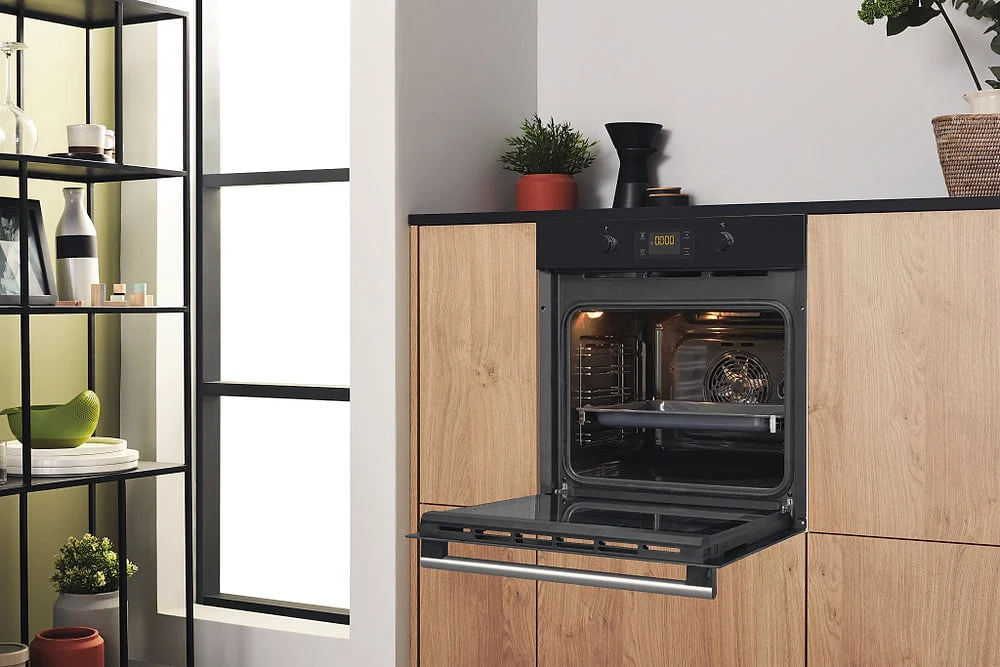 Horno Hotpoint FA2 841 JH BL 71 L 2900 W Clase A+ Negro