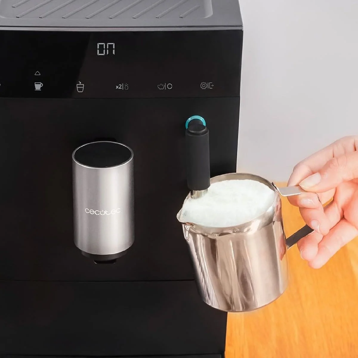 Cafetera superautomática Cecotec Cremmaet Compact Steam Negra