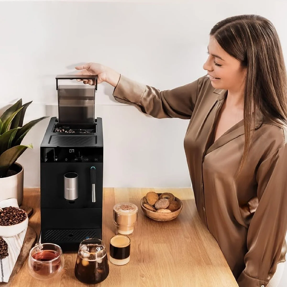 Cafetera superautomática Cecotec Cremmaet Compact Steam Negra